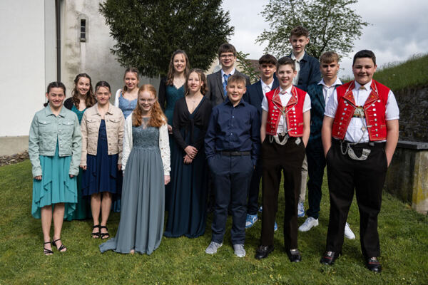 Gruppenfoto Konfirmation Nesslau 9. Mai 2024